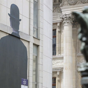 L’art de célébrer les 125 ans de Magritte aux 4 coins de Bruxelles.